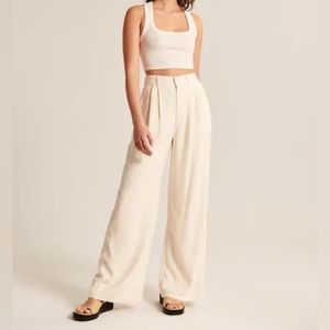 NWT A+F CREAM WIDE LEG TROUSERS